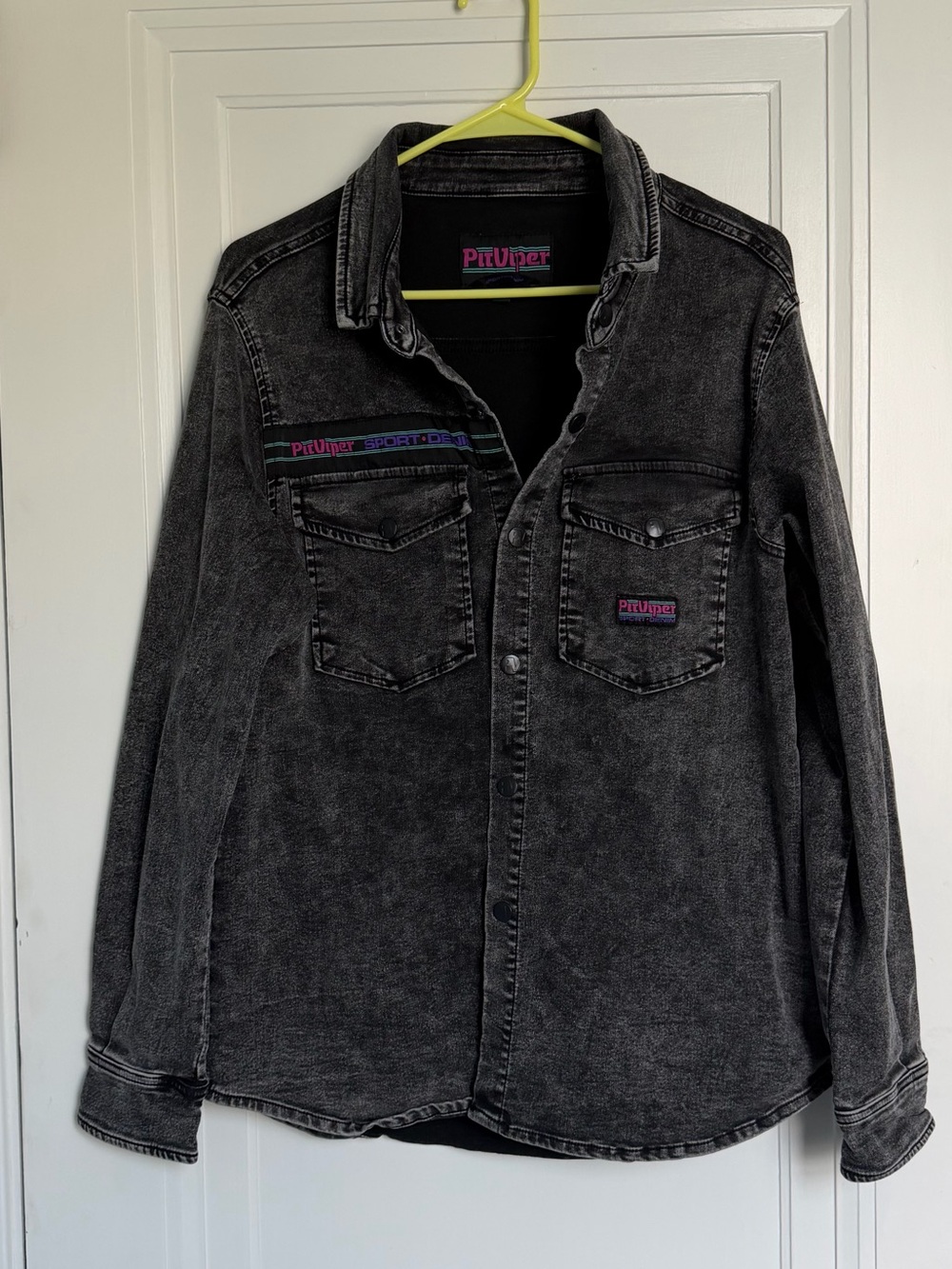 Pit Viper Sport Denim Black Acid Wash Stretch Denim Snap Front Shacket S
